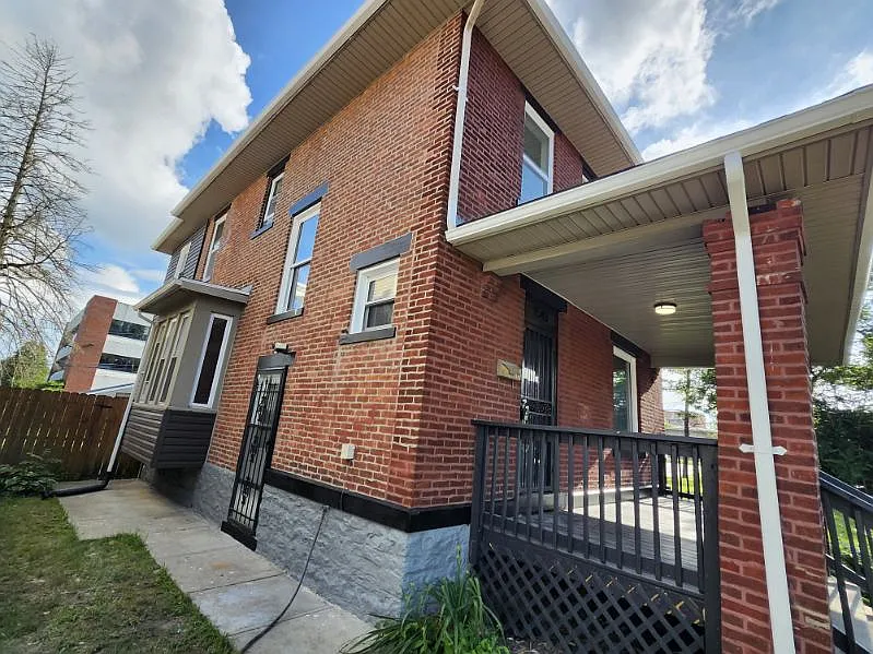 4 bed, 1746 sqft, $2,000 — Photo 3