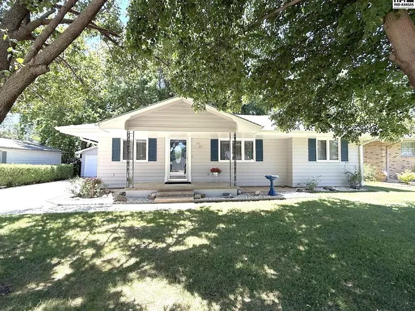 305 S Maple St, Inman, KS 67546