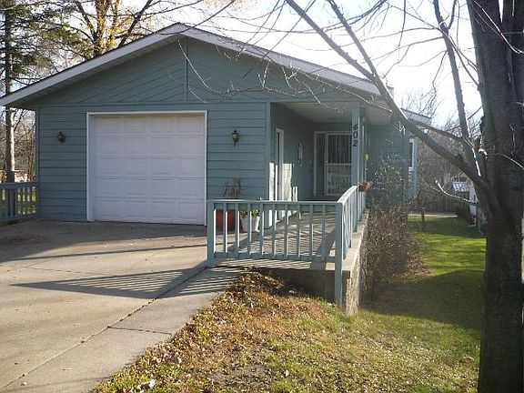 3rd image of 402 4th St S