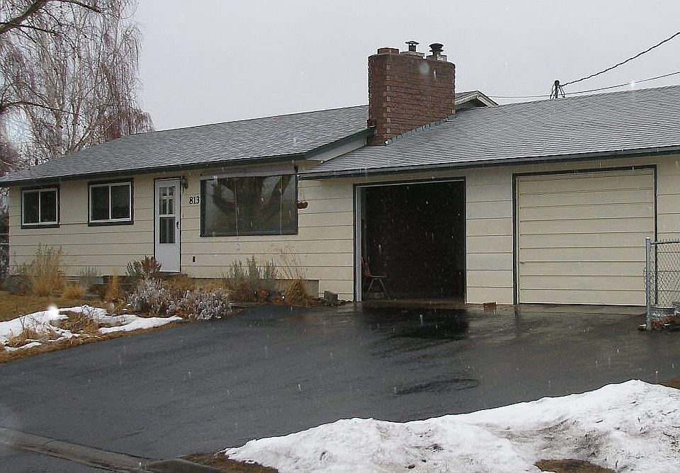  attached 2 car garage