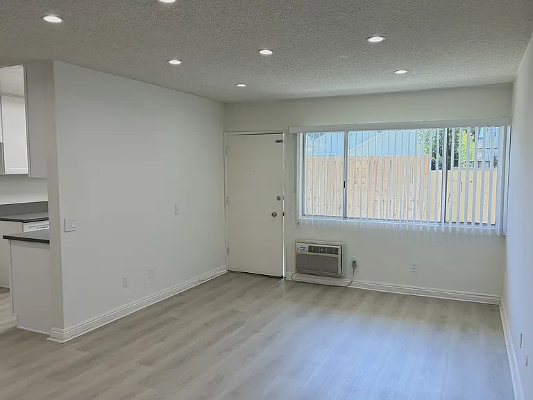 1015 E Lomita Ave #2 — Photo 13