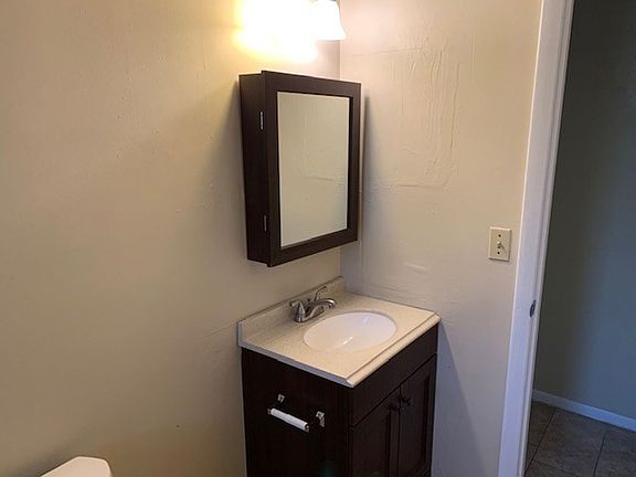 5th image of 4340 NW 29th St