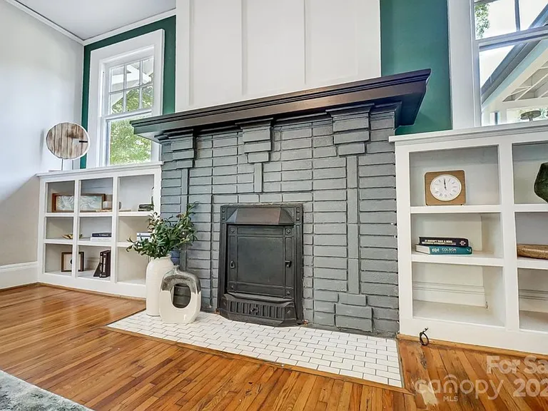 1217 S York St — Photo 6