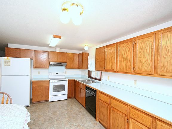 3rd image of 5109 Beverly Dr NE