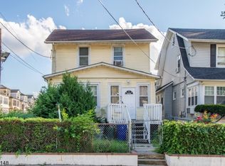 16 Vailsburg Ter, Newark, NJ 07106