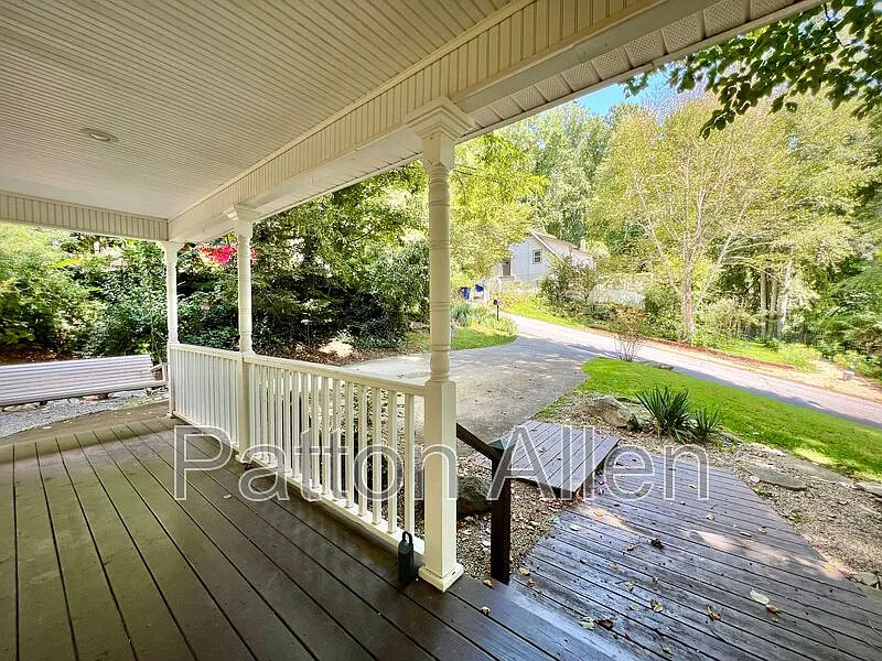 3 bed, 2.0 bath, 1638 sqft, $2,495 — Photo 2