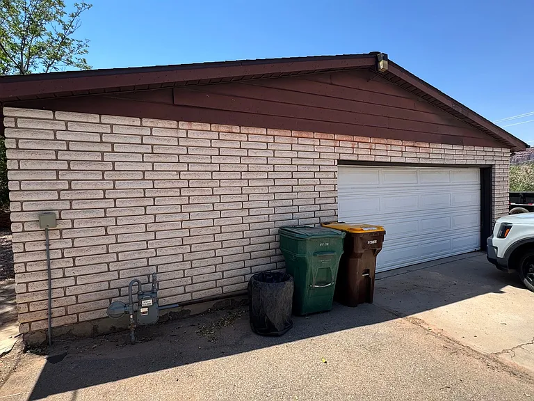 240 N 300 E — Photo 15