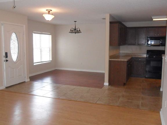 5th image of 1209 SW Jamestown Gln