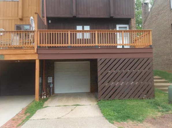 27 Servan Ct, Wilmington, DE 19805