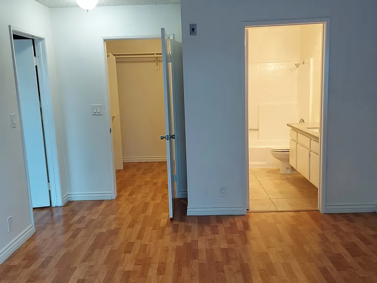 15602 Vanowen St #204 — Photo 15