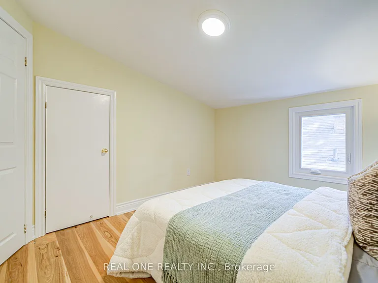 4052 Saint James Ave — Photo 27