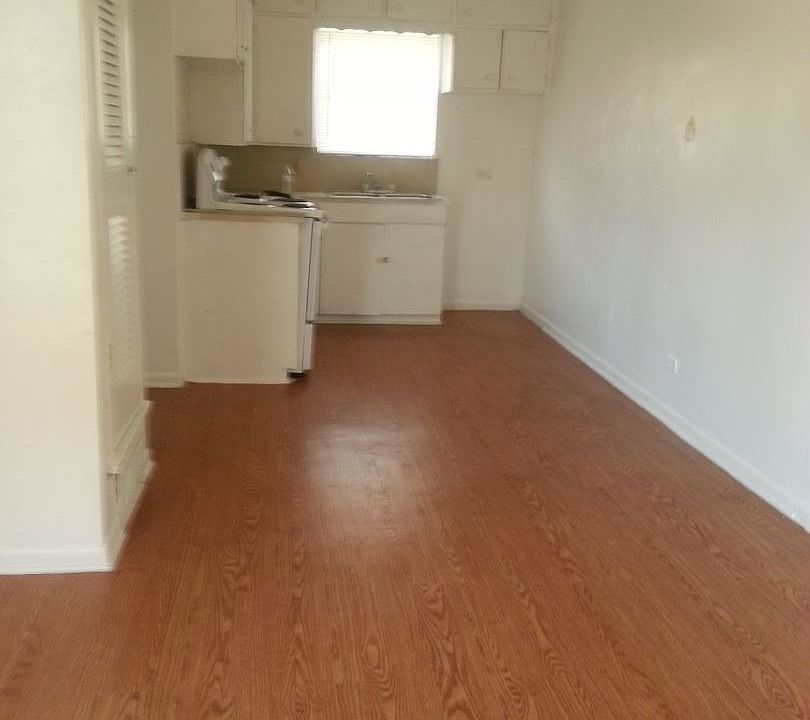 2nd image of 106 E 3rd St APT 09