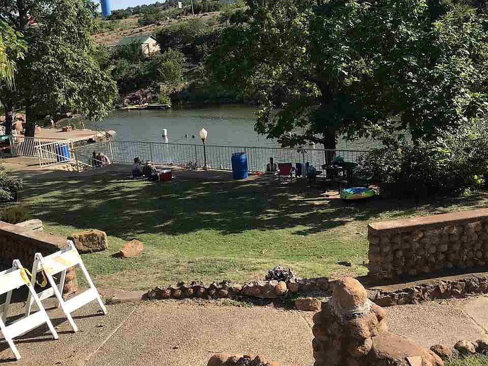 1st image of 125 E Lake Dr