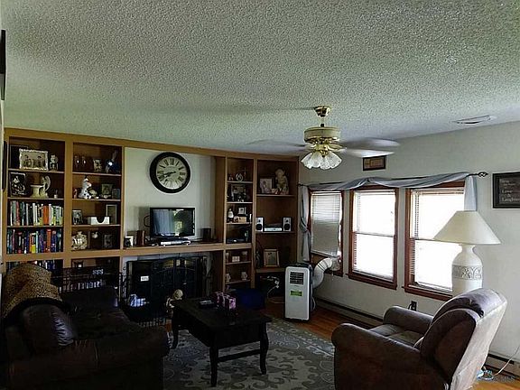 4th image of 29920 Hille Dr