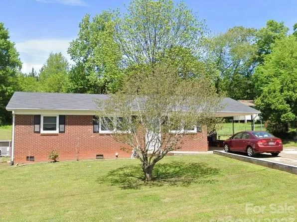 3232 Starrland Dr, Gastonia, NC 28052