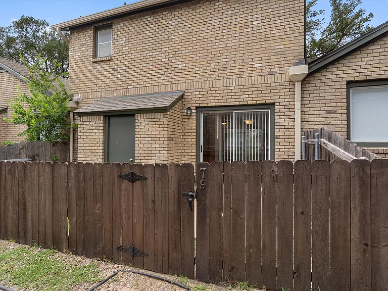 1015 E Yager Ln #79 — Photo 24