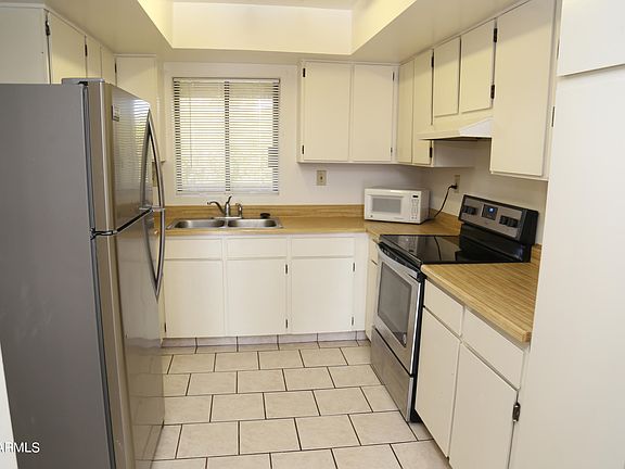 2nd image of 10828 N BILTMORE Drive #227