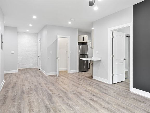 3rd image of 6100 N Winthrop Ave #6118-1E
