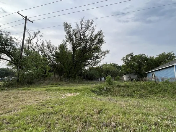 401 W Alamito St, Rockport, TX 78382