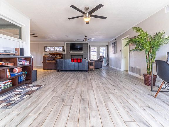 4th image of 3408 45th St