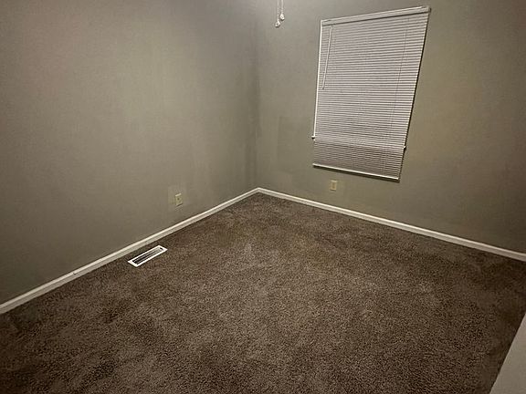 5th image of 212 Arthur Dr APT 4A