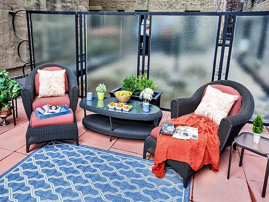 Sold by Sotheby's International Realty | media 17