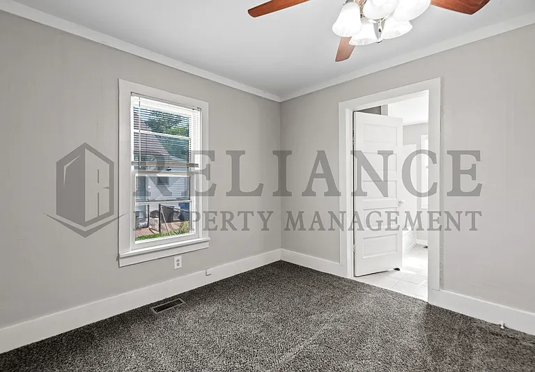 232 S Sedgwick St — Photo 22