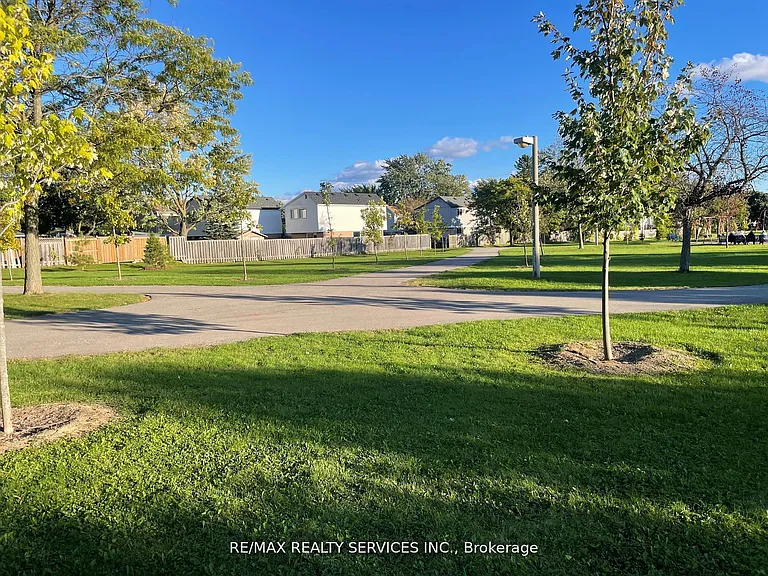81 Glenforest Rd — Photo 23