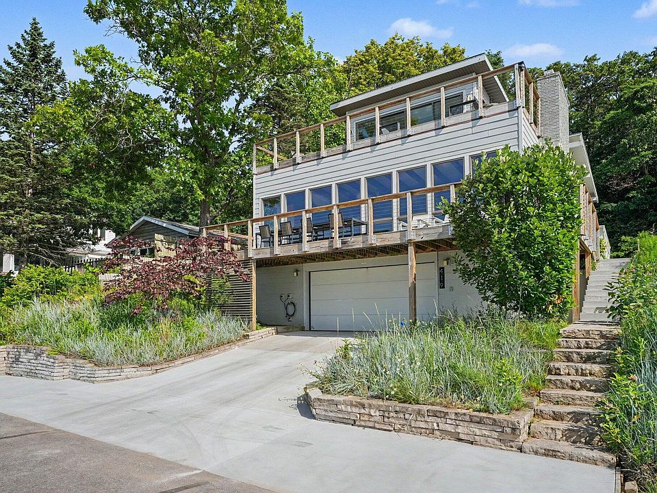 1st image of 419 E Lake Front Dr