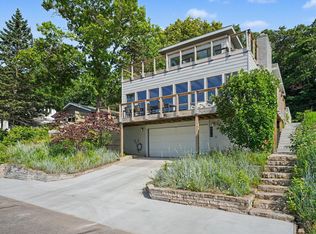 419 E Lake Front Dr, Beverly Shores, IN 46301