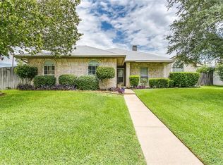2201 Belton Dr, Arlington, TX 76018