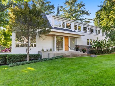 19100 Rutledge Rd, Deephaven, MN, 55391