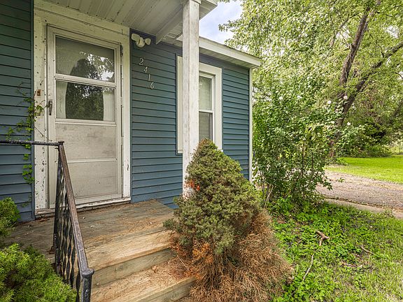 3rd image of 2416 Cass St