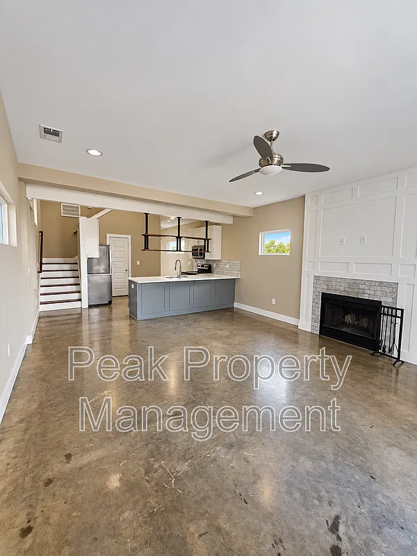 3 bed, 3.0 bath, 1680 sqft, $2,699 — Photo 4