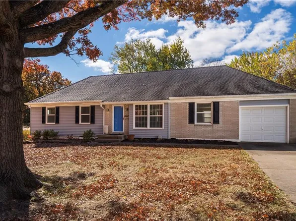 9702 Eby St, Overland Park, KS 66212