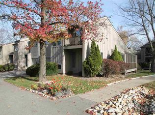 5900 N Bent Oak Ln #107, Peoria, IL 61615
