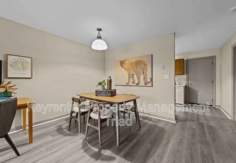211 McIver St #A — Photo 10