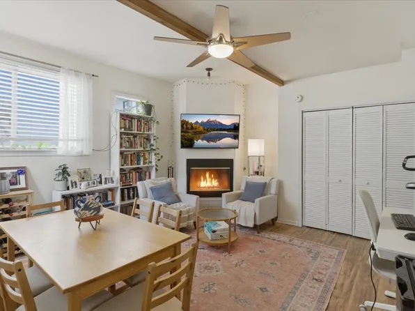 3144 N Southport Ave, Chicago, IL