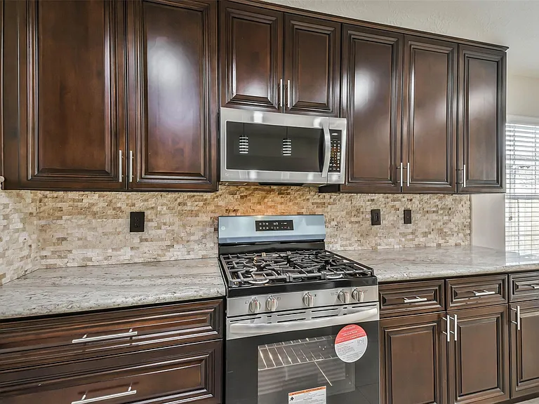 7718 Shavano Ln — Photo 12