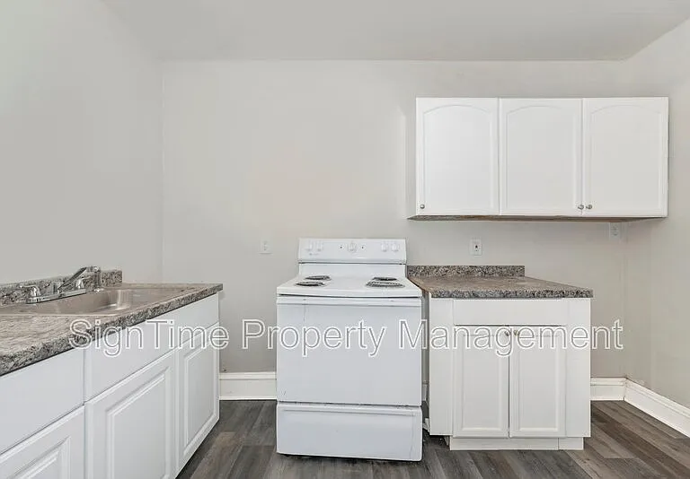220 Summit Ave #2F — Photo 7