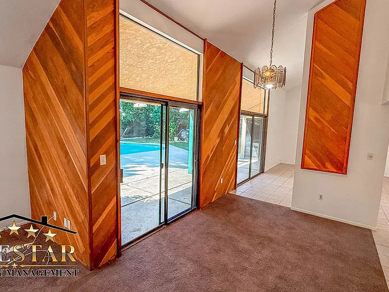 2246 Hasti Acres Dr — Photo 17