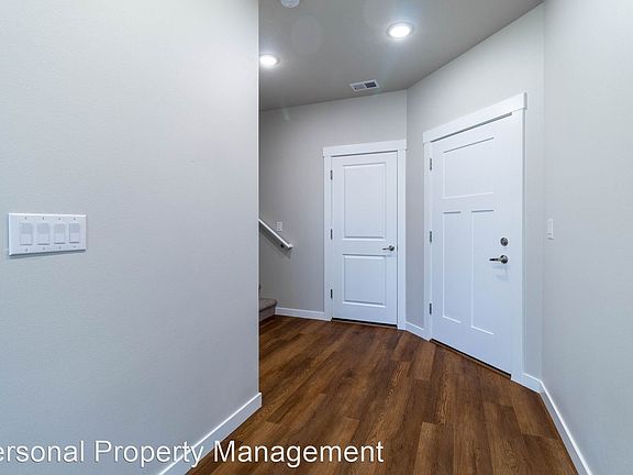 3rd image of 8707 NE 43rd Pl