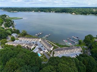 258 Bay Village Dr, Rochester, NY 14609