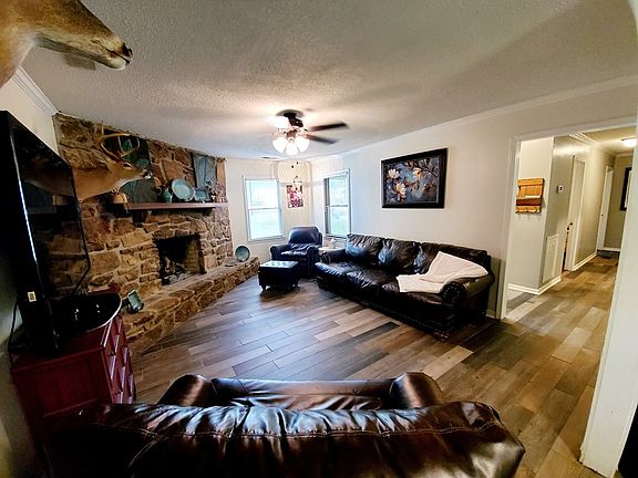 4th image of 254 Kelly Ave