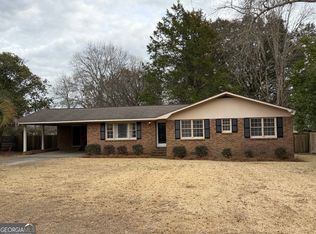 229 W Peter St, Cochran, GA 31014