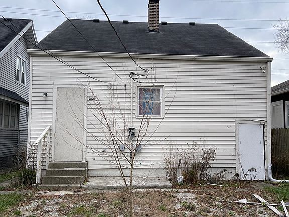 4th image of 2822 E Michigan St