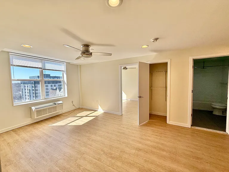 249 S 49th St #8O6 — Photo 8