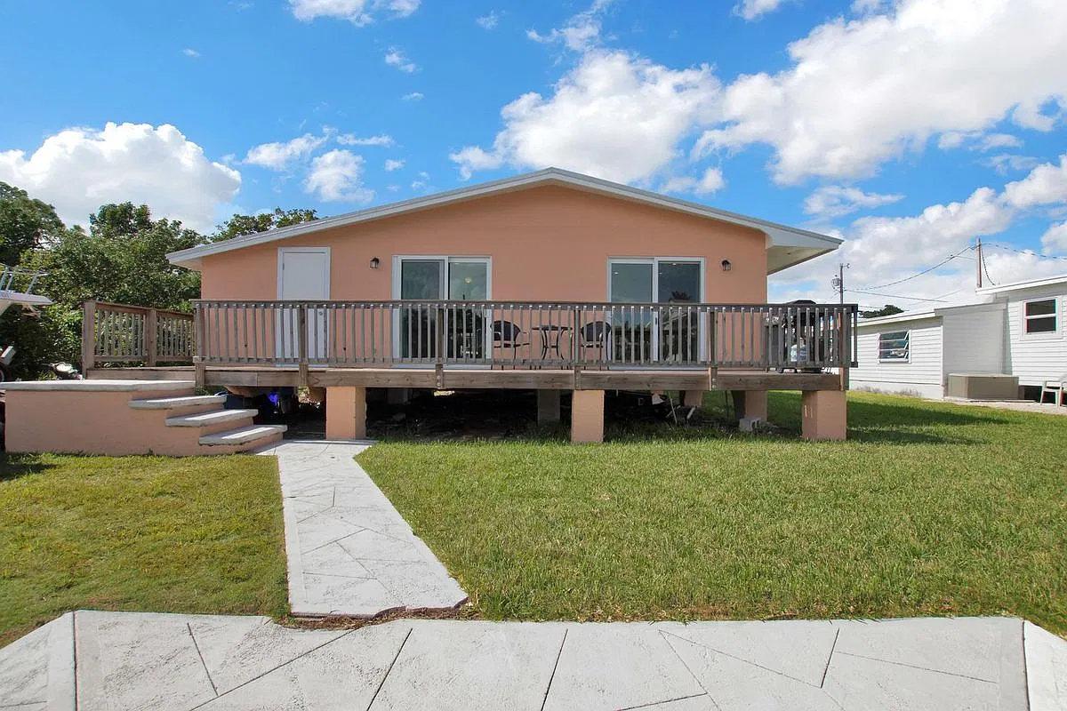 2 bed, 2.0 bath, 1062 sqft, $3,250 — Photo 3