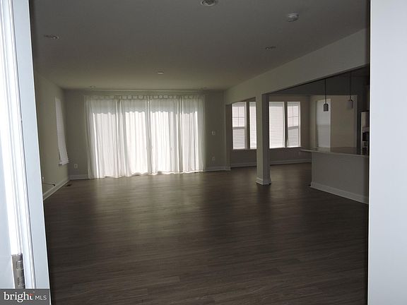 3rd image of 32038 Madison St