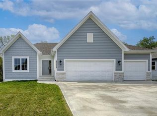 20035 W 221st St, Spring Hill, KS 66083